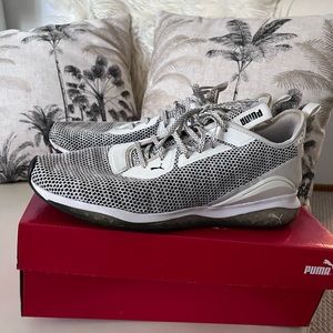 Puma -Training -Cell Descent Weave -white & white&blqck mesh & white sole -11.5